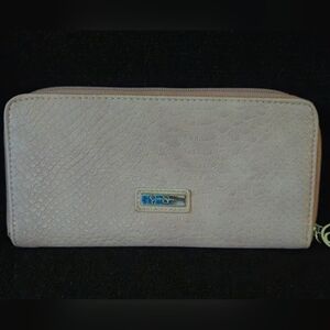 Jessica Simpson Cream Quilted Wallet